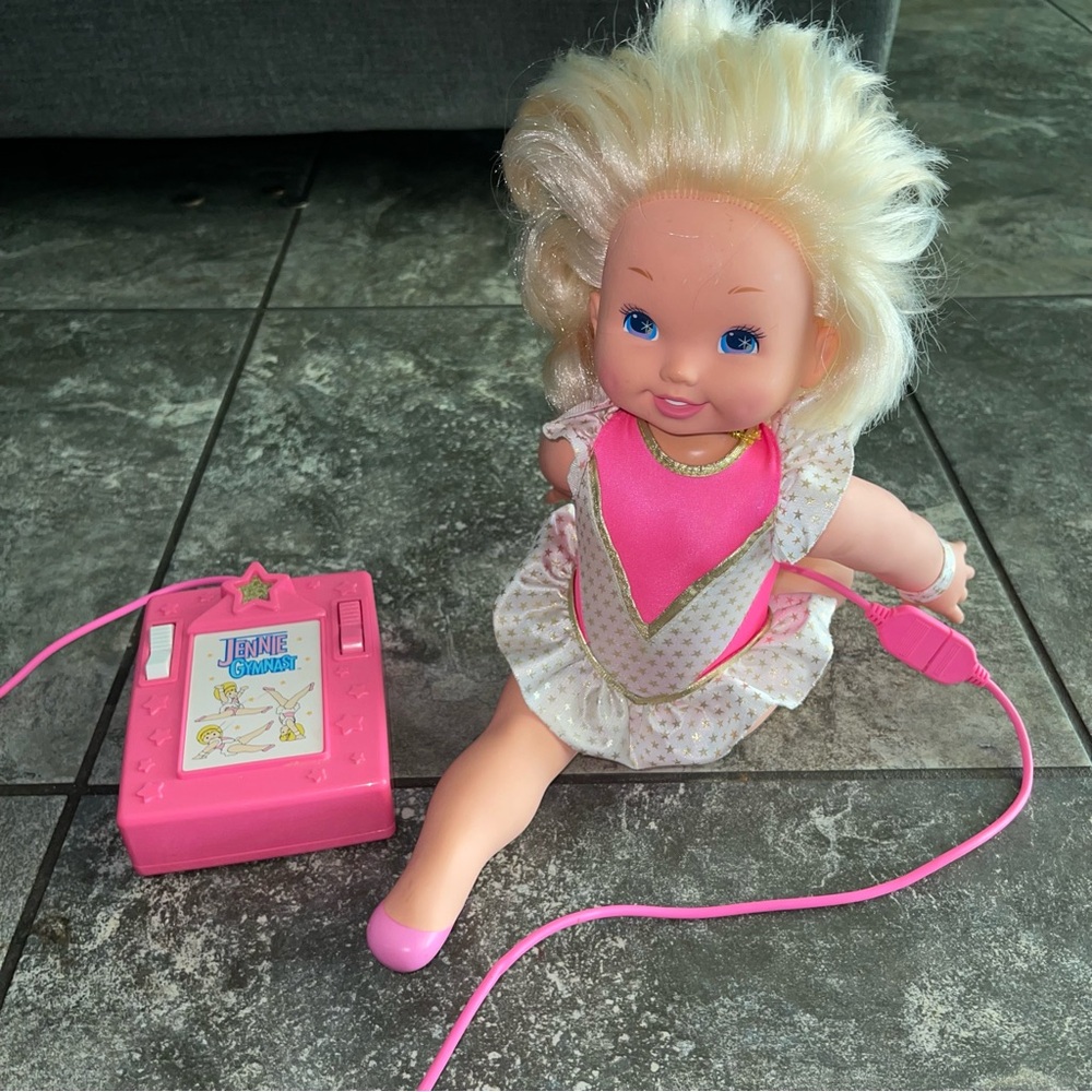 Jennie Gymnast Doll w/Remote Mattel